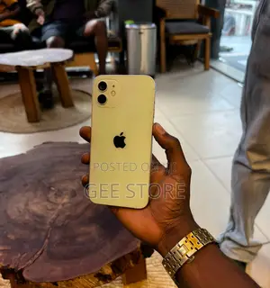 Apple iPhone 12 256 GB Yellow