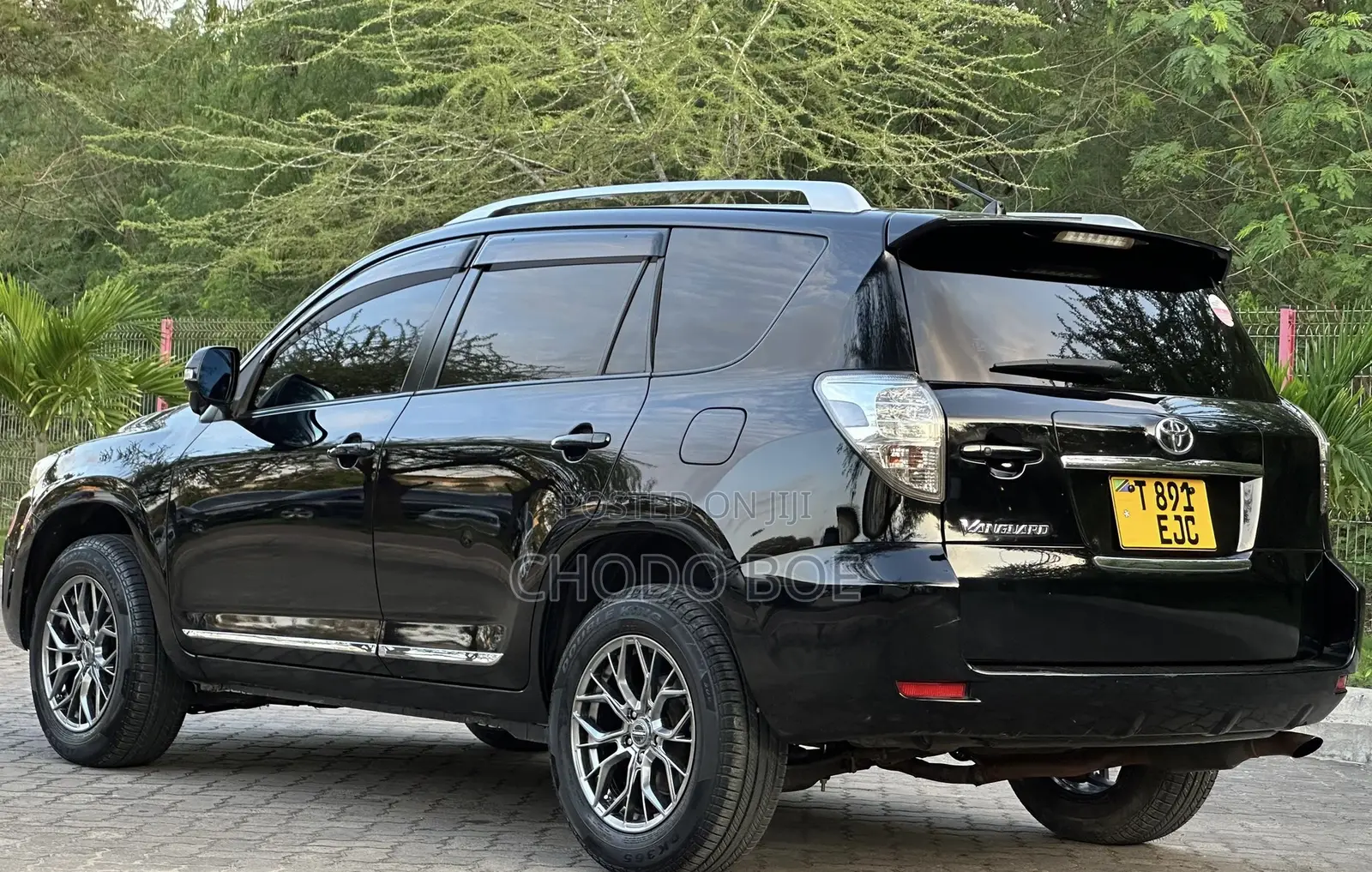 Toyota Vanguard 2010 Black