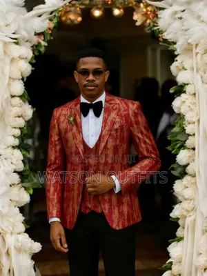 Men's Suit Well Fashioned