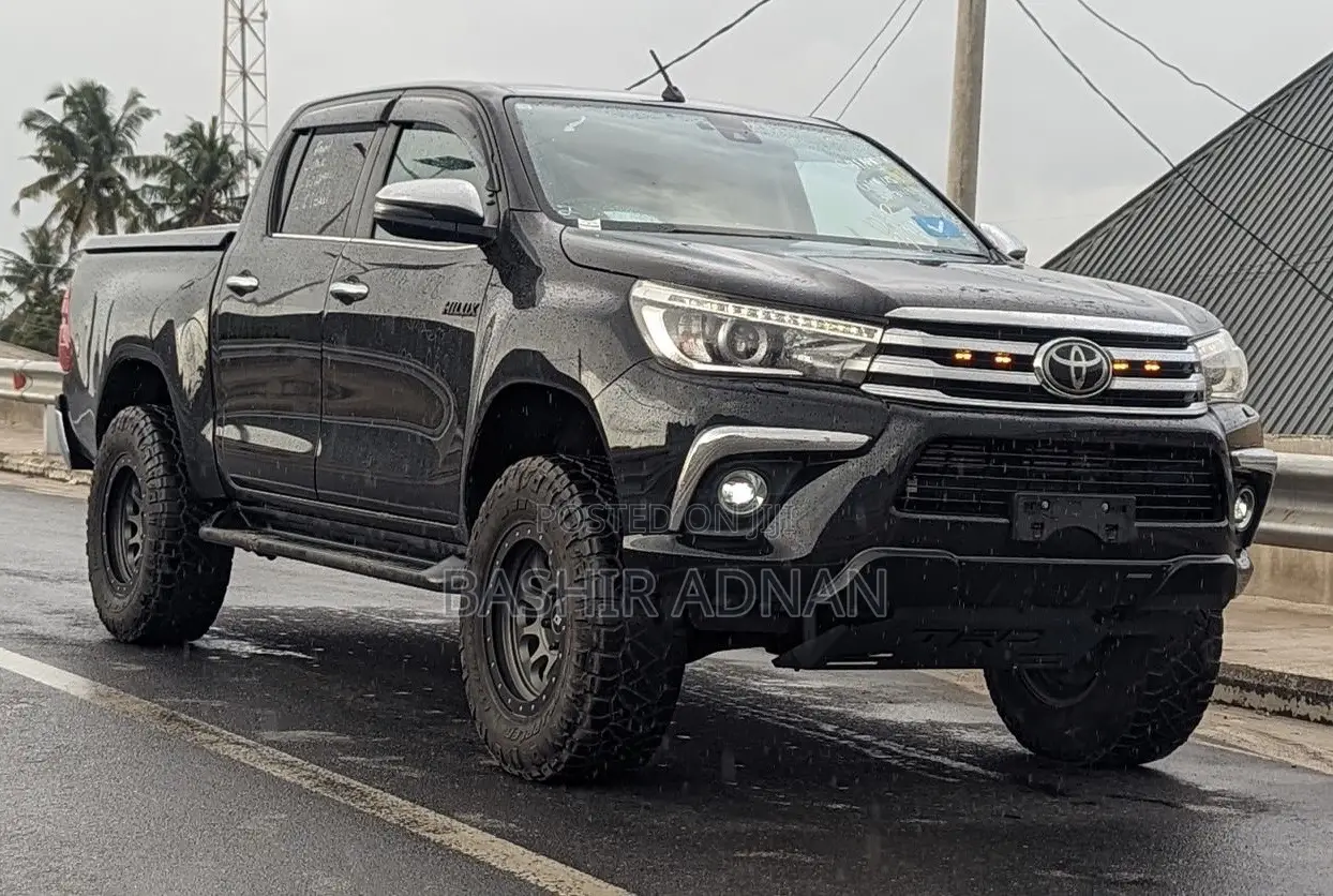 Toyota Hilux Revo Double Cab Deisel 2.4 RWD 2018 Matt Black