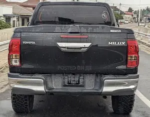 Toyota Hilux Revo Double Cab Deisel 2.4 RWD 2018 Matt Black