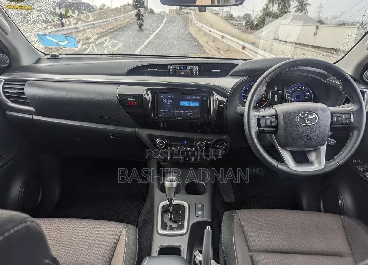 Toyota Hilux Revo Double Cab Deisel 2.4 RWD 2018 Matt Black