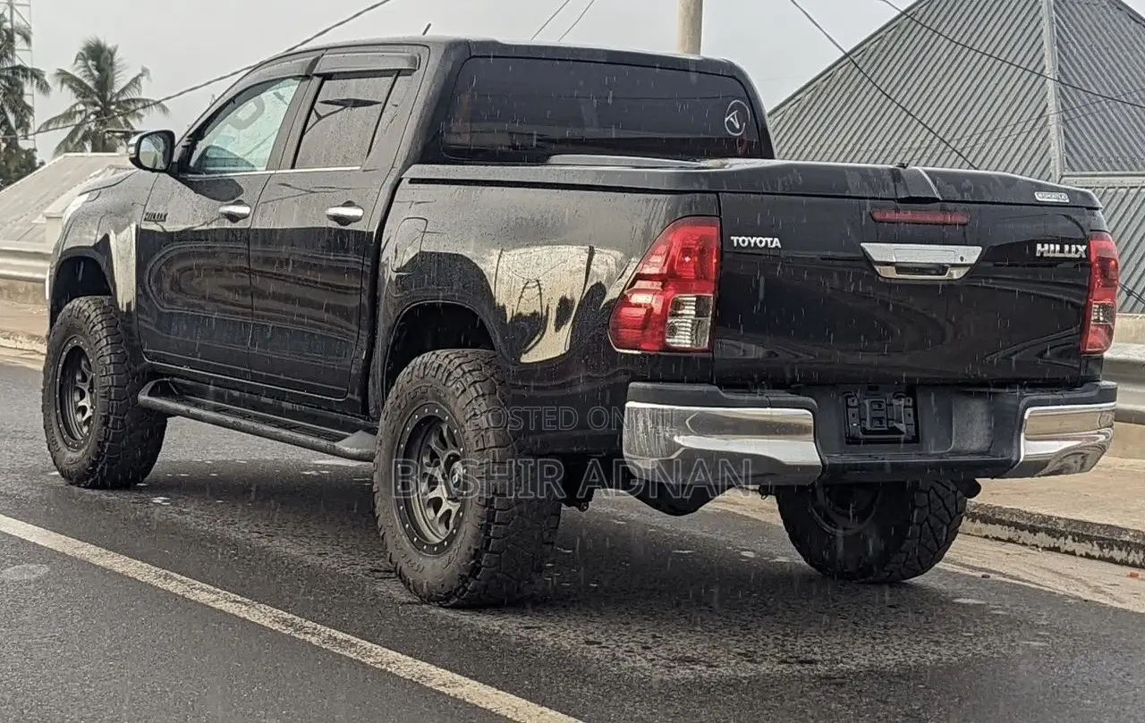 Toyota Hilux Revo Double Cab Deisel 2.4 RWD 2018 Matt Black