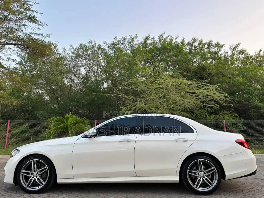 Mercedes-Benz E220 2016 White