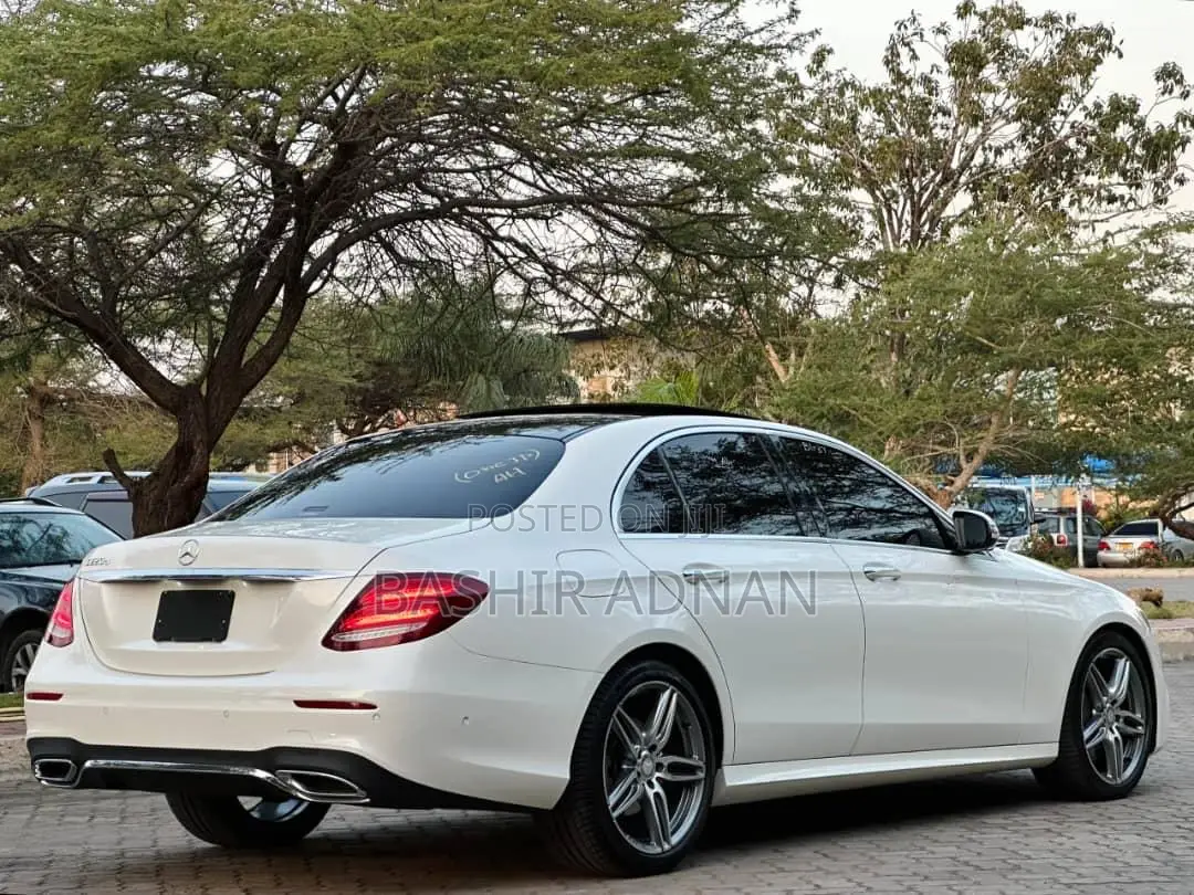 Mercedes-Benz E220 2016 White