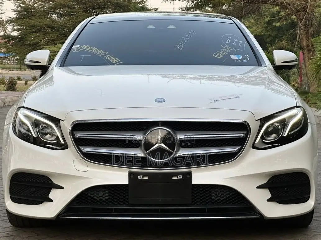 Mercedes-Benz E220 2016 White