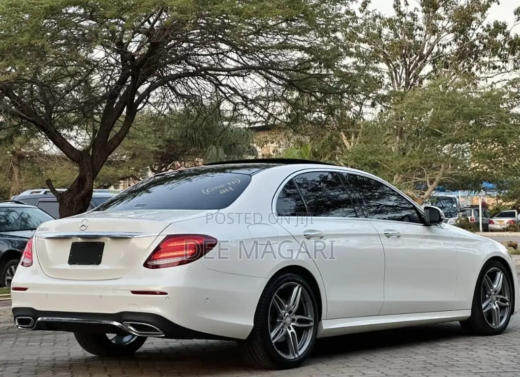 Mercedes-Benz E220 2016 White