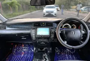 Toyota Crown Royale 2005 Silver