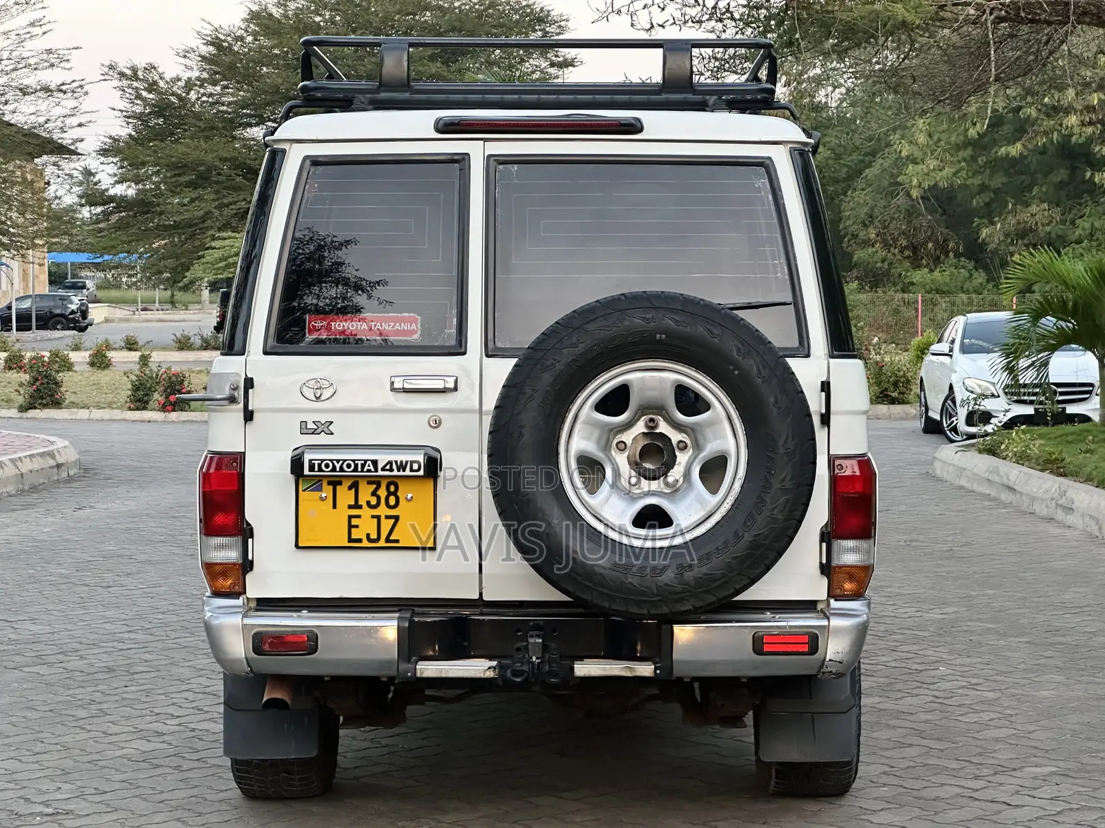 Toyota Land Cruiser 2010 White