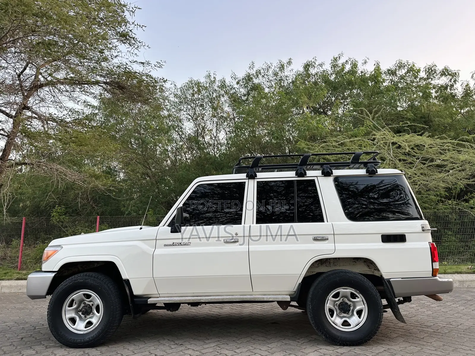 Toyota Land Cruiser 2010 White