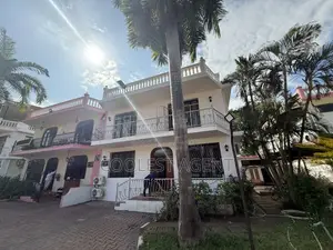 Furnished 4bdrm Villa in Coolest Estate for rent