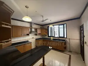 Furnished 4bdrm Villa in Coolest Estate for rent
