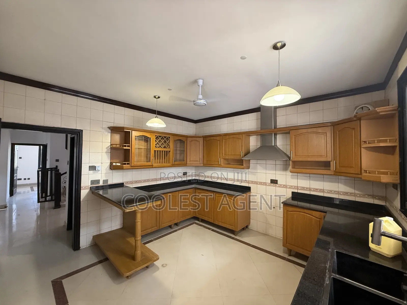 Furnished 4bdrm Villa in Coolest Estate for rent