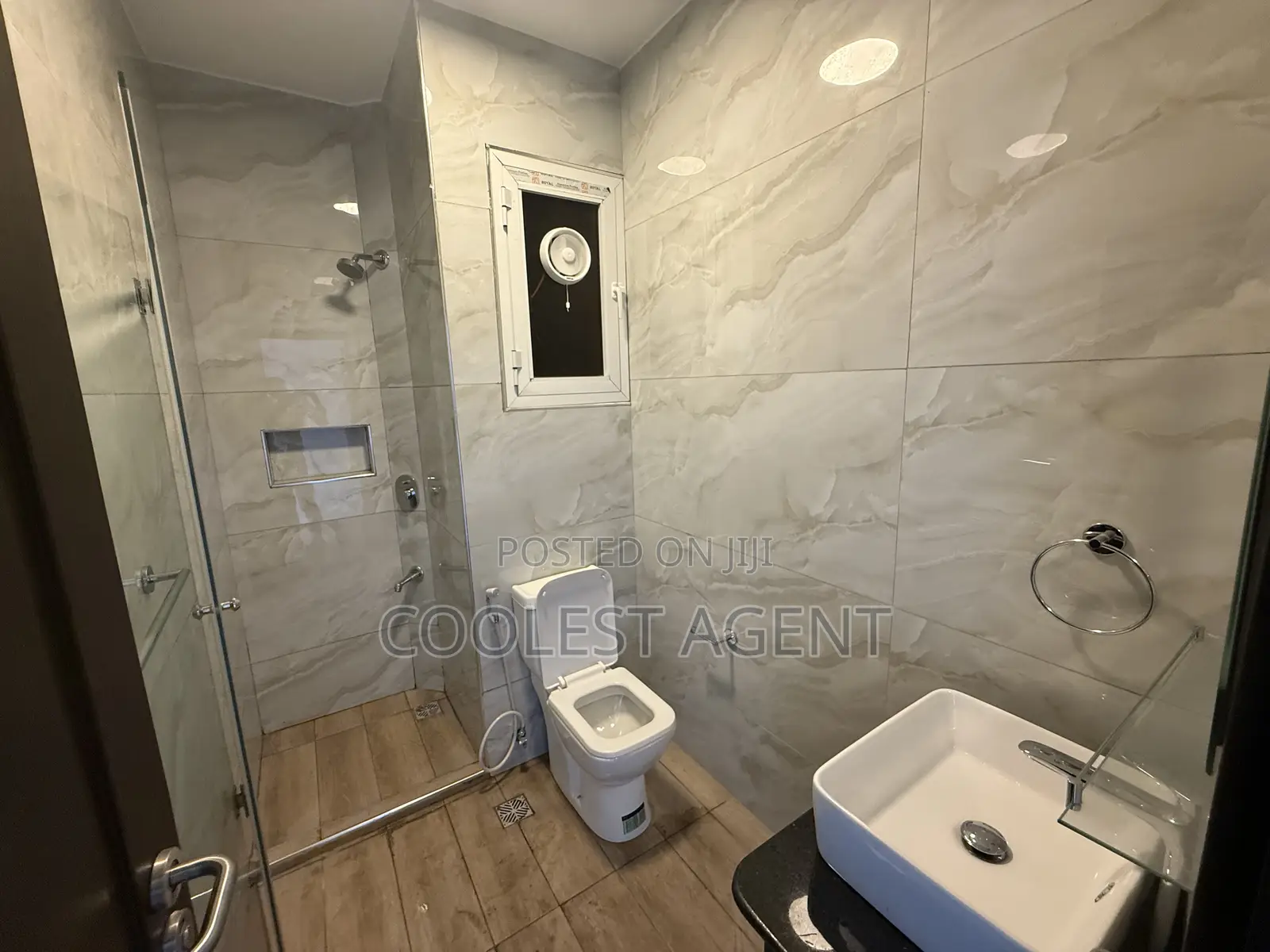 Furnished 4bdrm Villa in Coolest Estate for rent