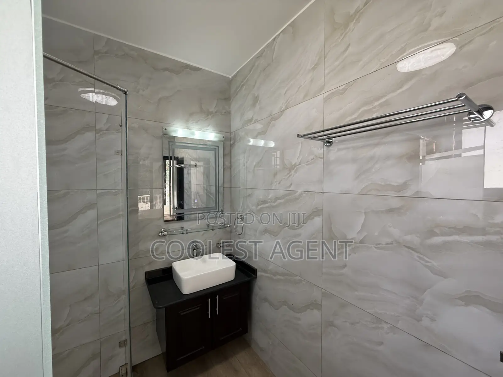 Furnished 4bdrm Villa in Coolest Estate for rent
