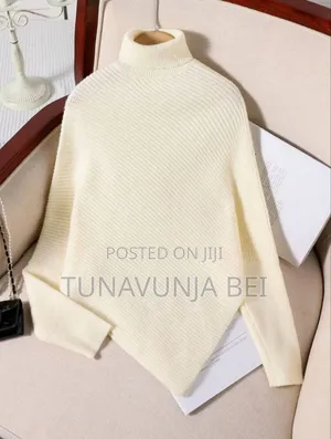 Turte Knitted Neck Sweater