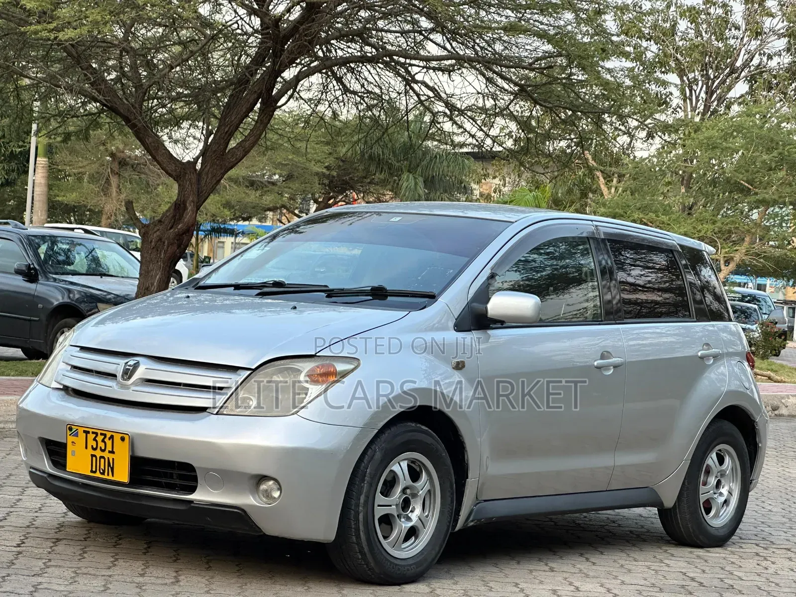 Toyota IST 2003 Silver