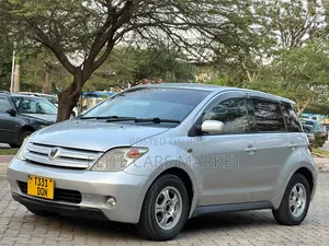 Toyota IST 2003 Silver