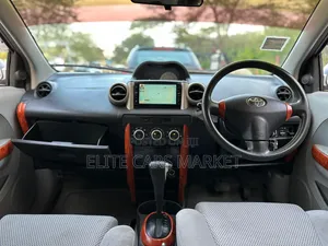 Toyota IST 2003 Silver
