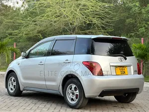 Toyota IST 2003 Silver