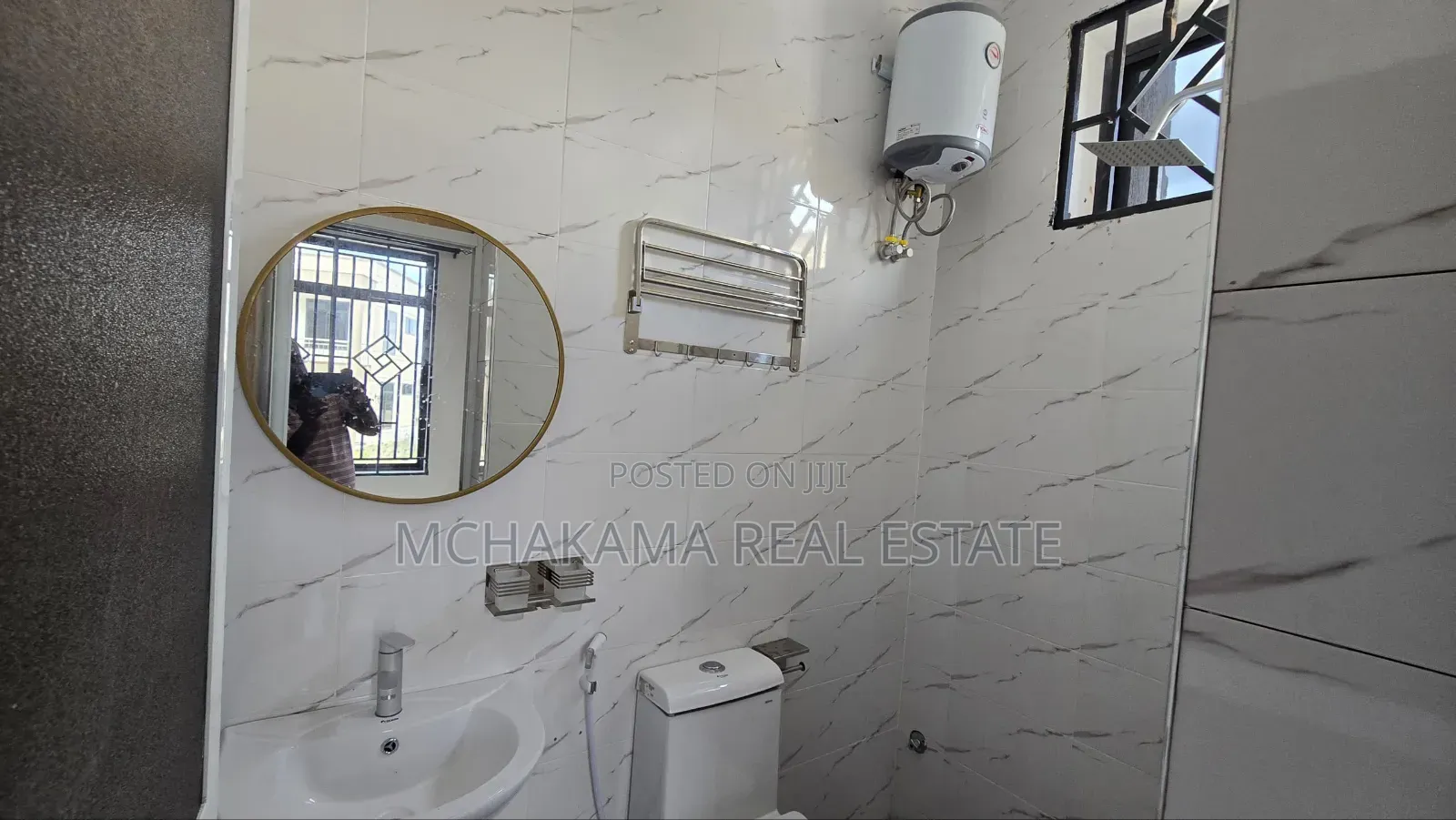 Furnished 4bdrm Apartment in Yusuph Mchakama, Mbezi Beach for sale