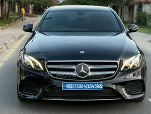 Mercedes-Benz E220 2017 Black