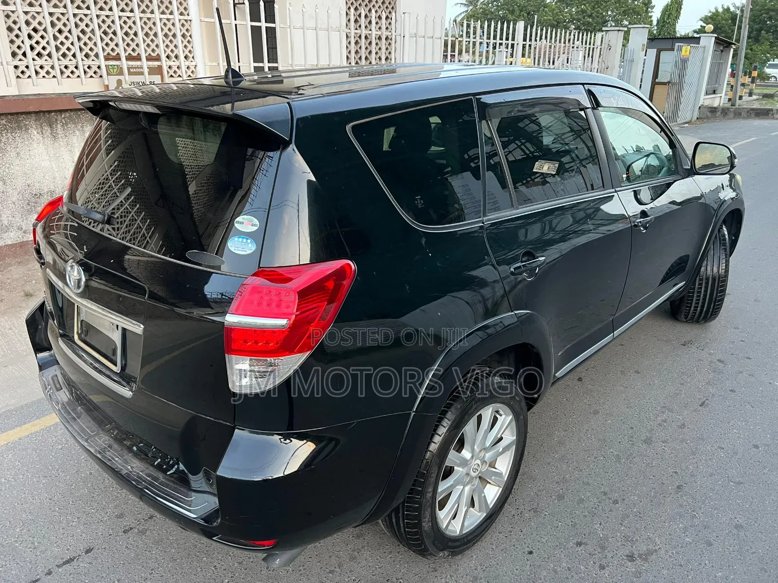Toyota Vanguard 2010 Black