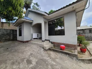 3bdrm House in Yusuph Mchakama, Chamazi for sale