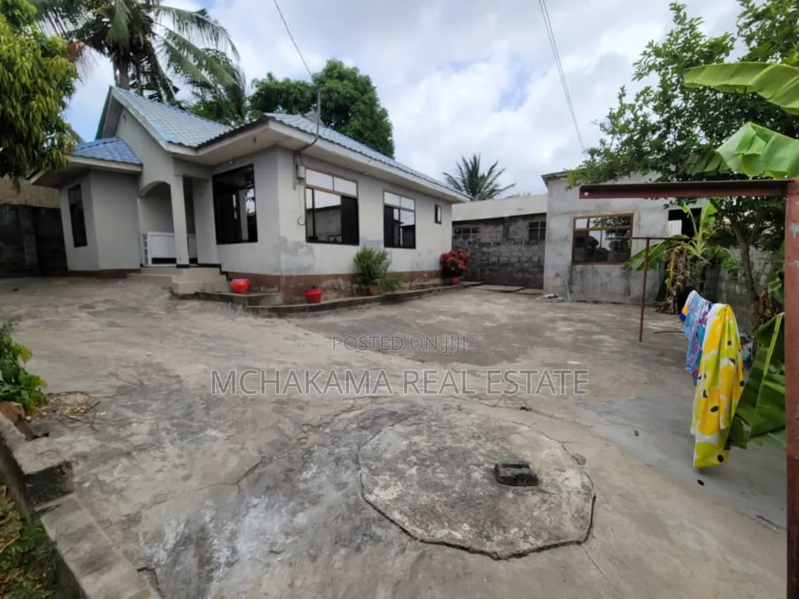 3bdrm House in Yusuph Mchakama, Chamazi for sale