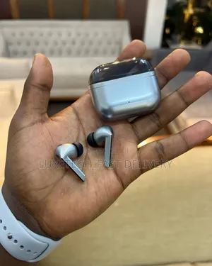 Samsung Galaxy Buds3 Pro With Active Noise Cancellation