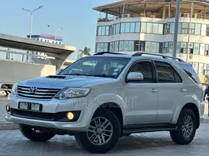 Toyota Fortuner 2013 Silver