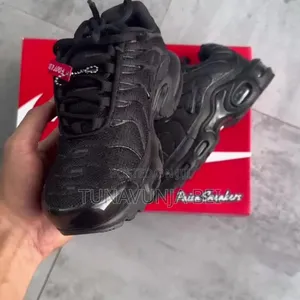 Full Black Nike Airmax Plus