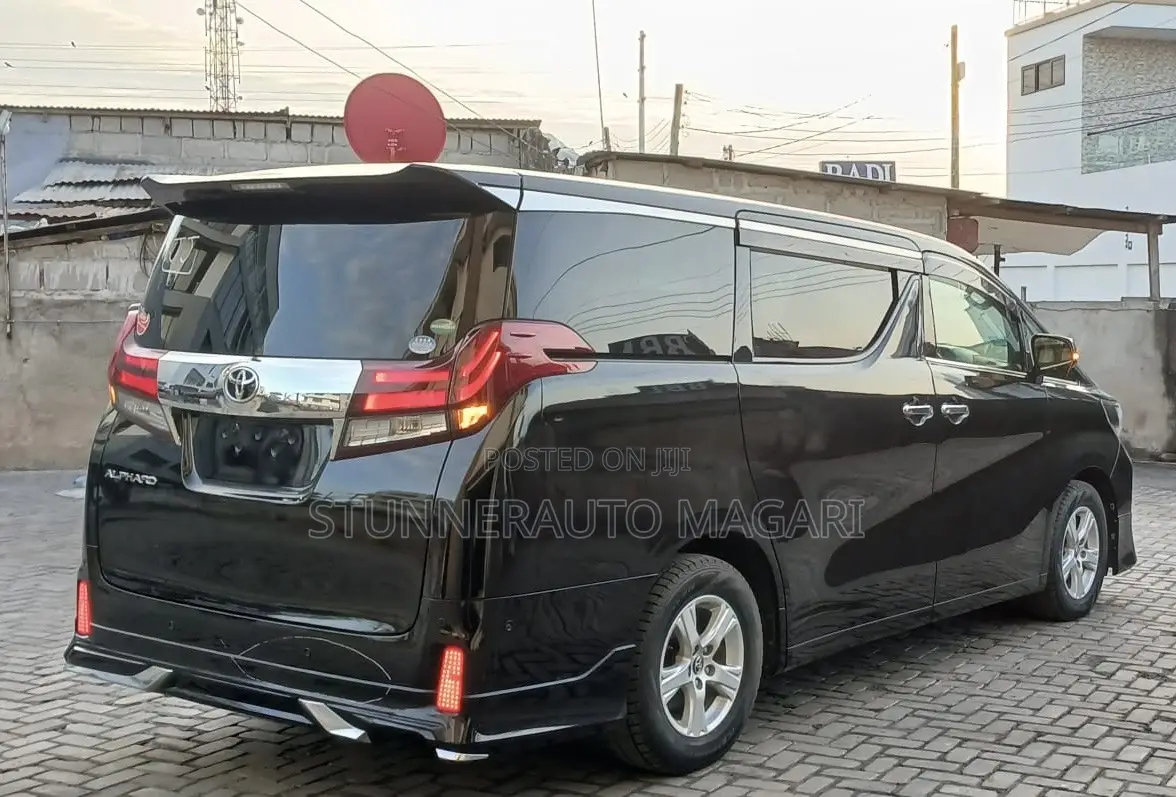 Toyota Alphard 2016 Black