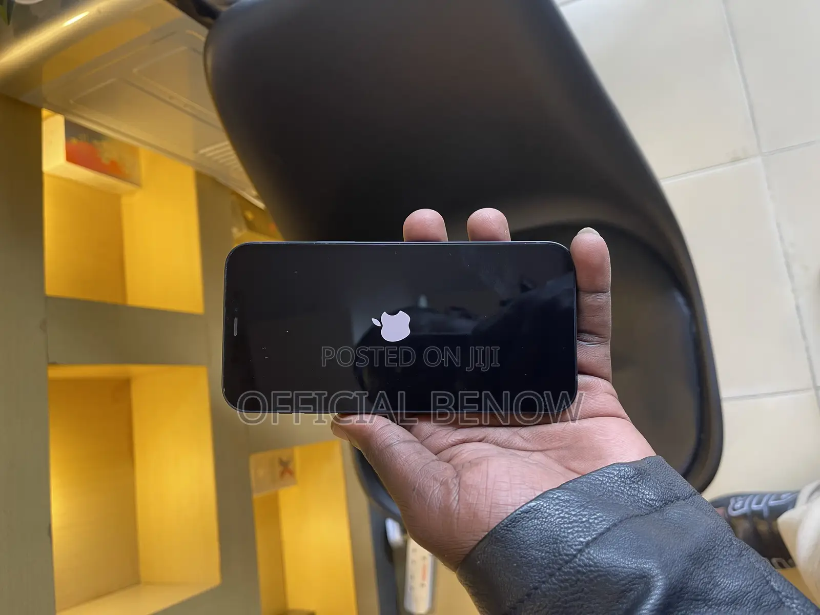 Apple iPhone 12 64 GB Black