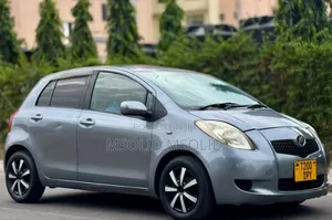 Toyota Vitz 2008 Silver
