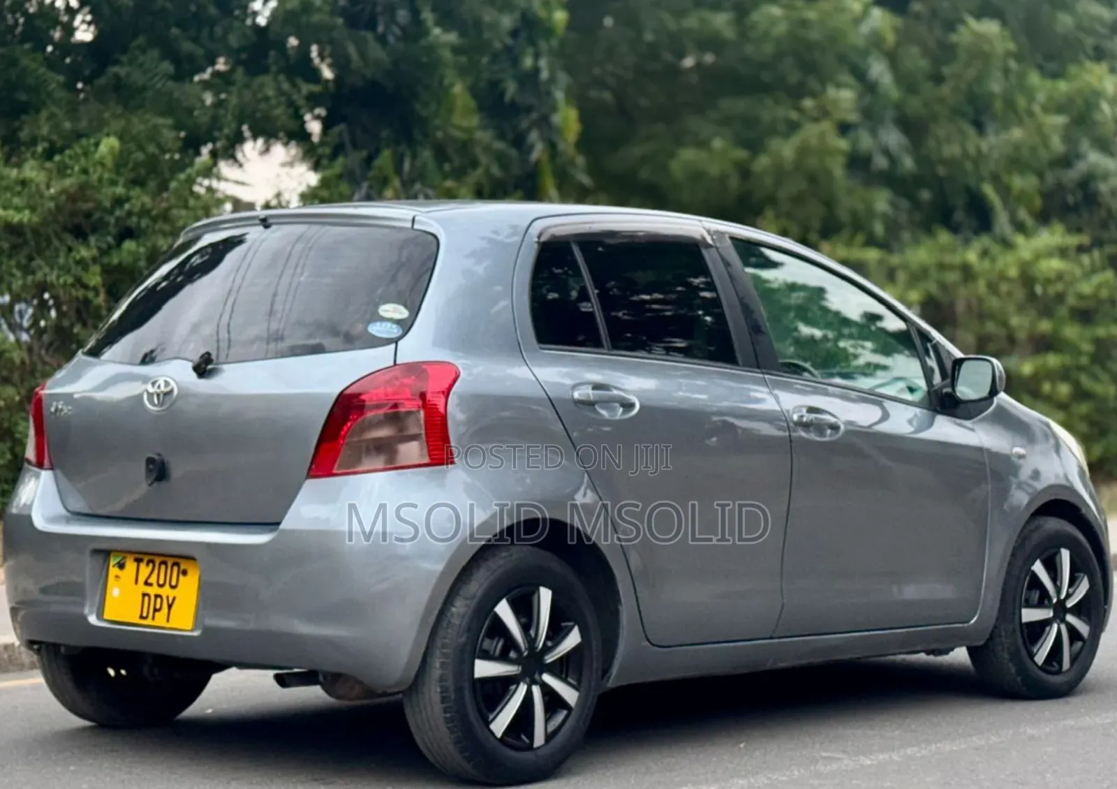 Toyota Vitz 2008 Silver