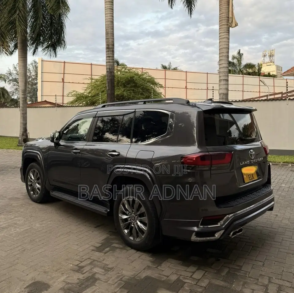 Toyota Land Cruiser 2023 Gray