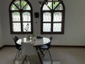 5bdrm House in Kariakoo for sale
