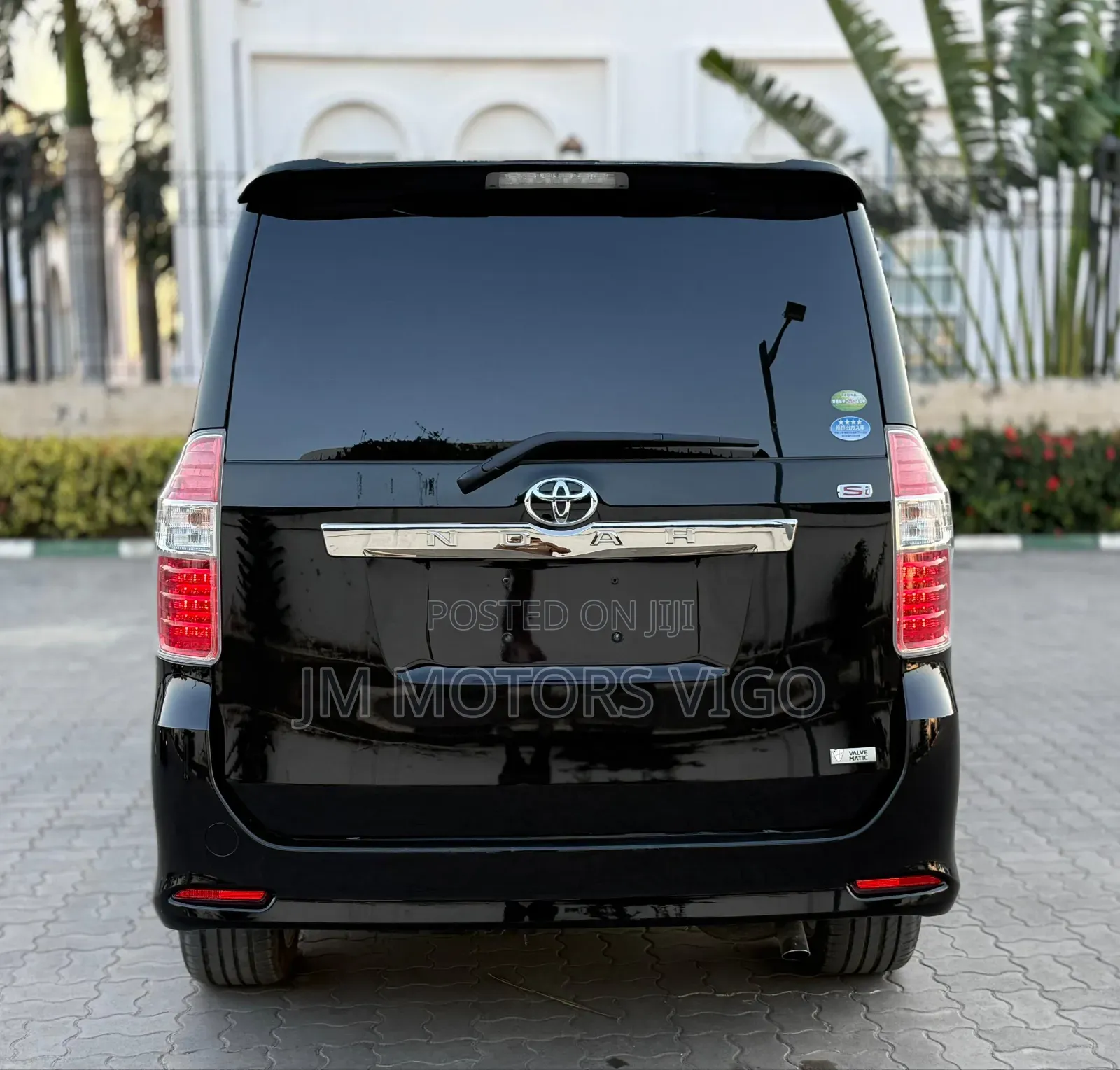 Toyota Noah 2.0 143hp FWD (8 Seater) 2009 Black