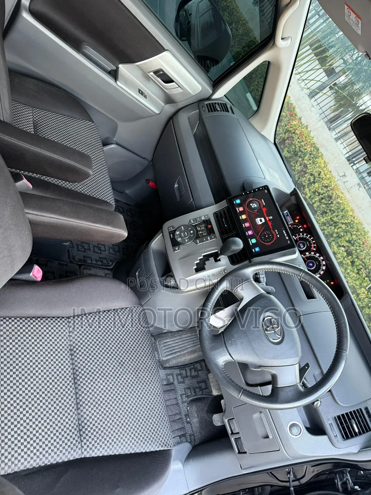 Toyota Noah 2.0 143hp FWD (8 Seater) 2009 Black