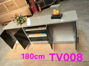 Classic Attractive Tv Showcase Yenye Rangi Ya Kuvutia