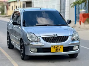 Toyota Duet 2003 Silver