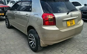 Toyota Corolla RunX 2007 Gold