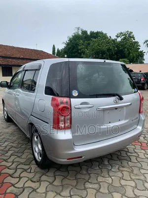 Toyota Raum 1.5 AWD 2005 Silver