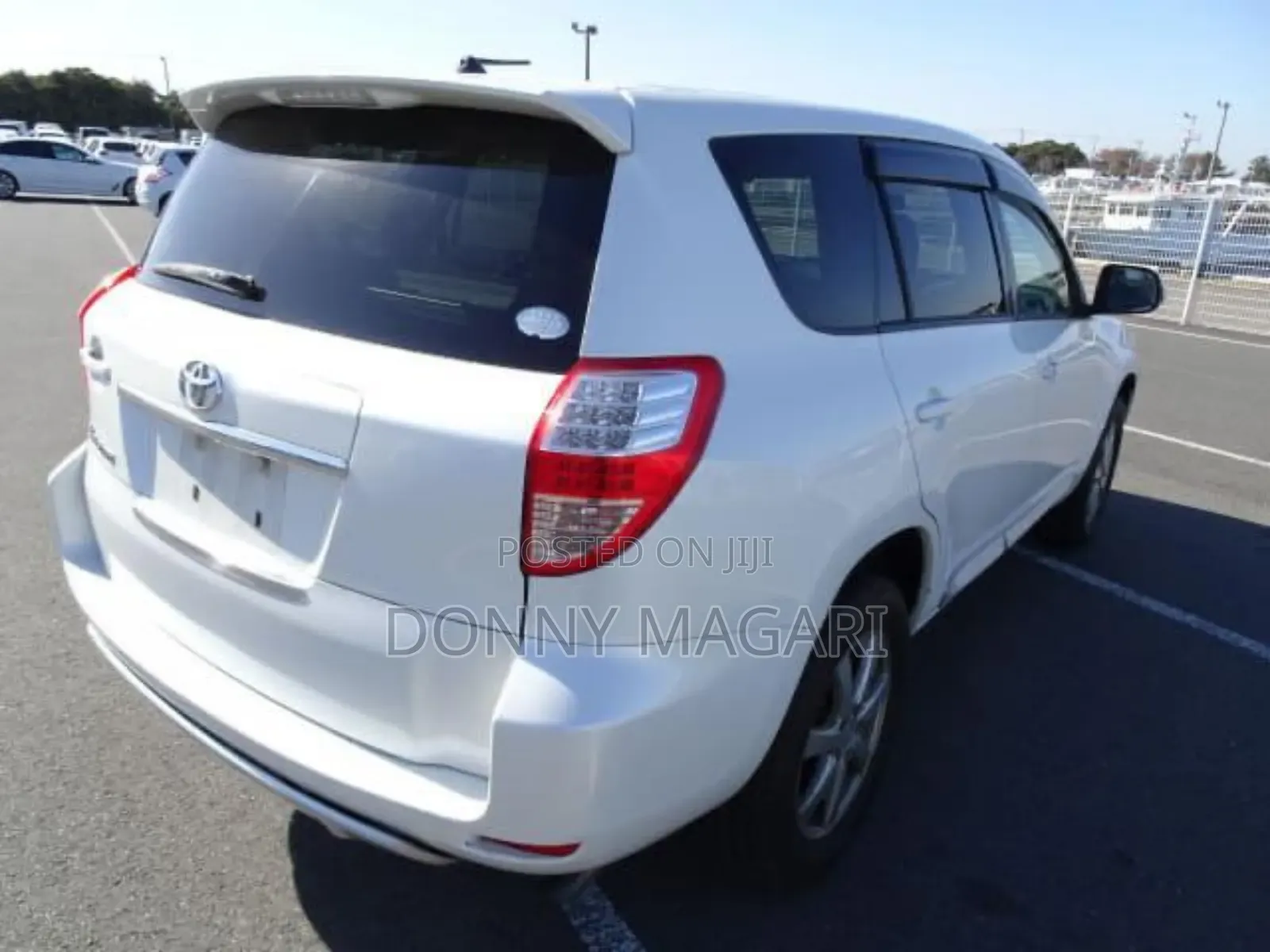 Toyota Vanguard 2009 White