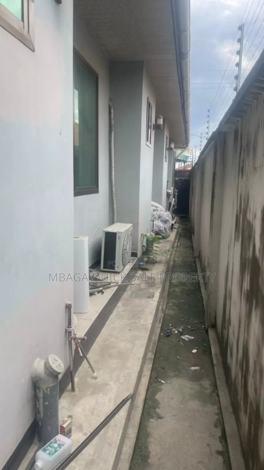 10bdrm House in Manzese for sale