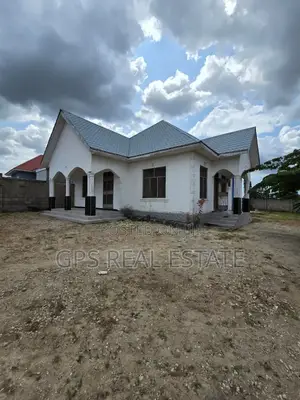 3bdrm House in Madale Mbopo, Kinondoni for sale