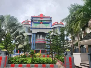 8bdrm Block of Flats in Yusuph Mchakama, Kinyerezi for sale