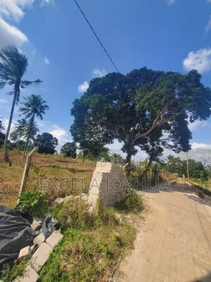 Kiwanja Kinauzwa Mbezi Makabe