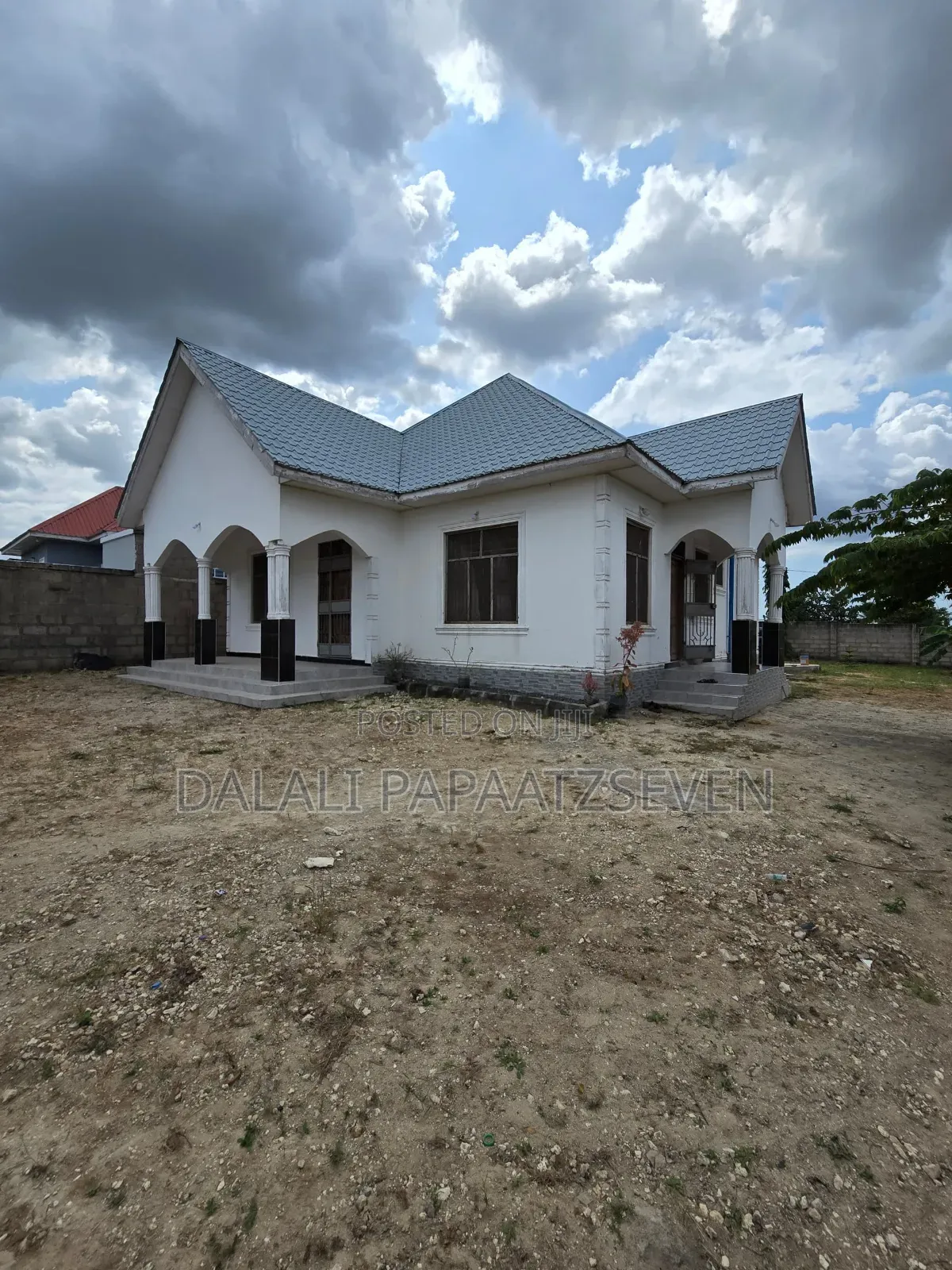 3bdrm House in Dalalipapaatzseven, Kinondoni for sale
